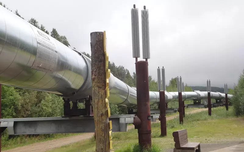 Alaska-Pipeline-near-Fairbanks-Alaska