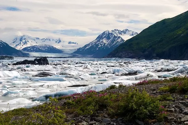 Knik-Glacier-near-Wasilla-Alaska