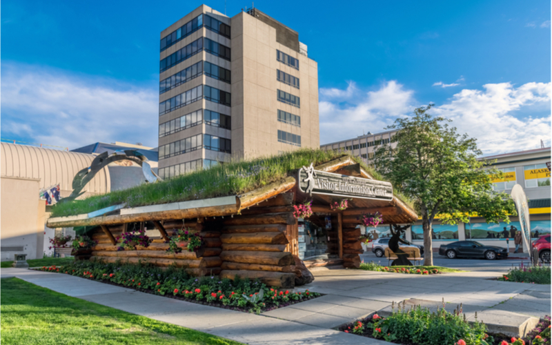 Visitor-Information-Center-log-cabin-in-Anchorage