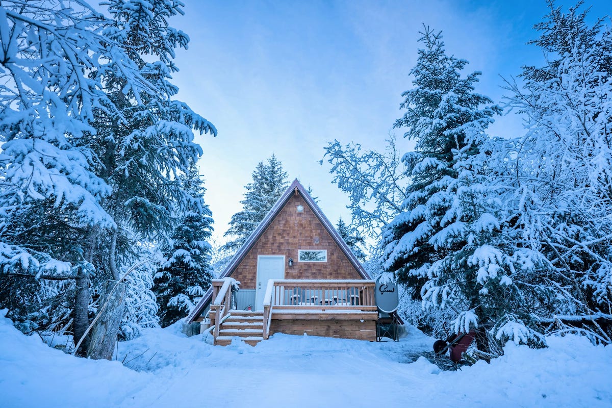 Cabin in Seward Alaska in the winter