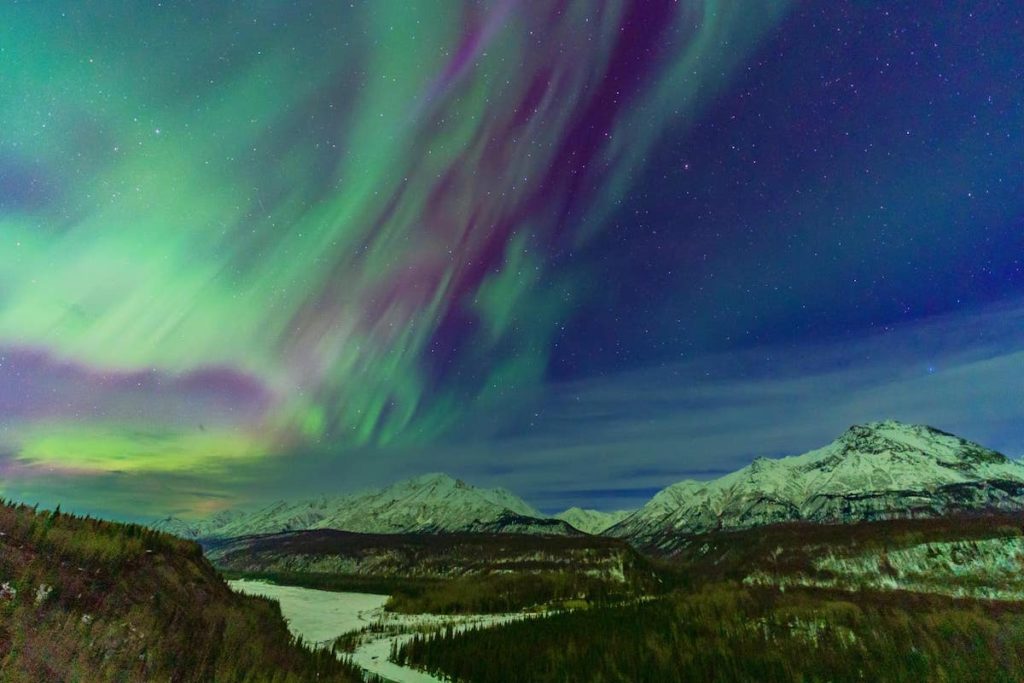 You can view the Aurora in Alaska in April like this picture